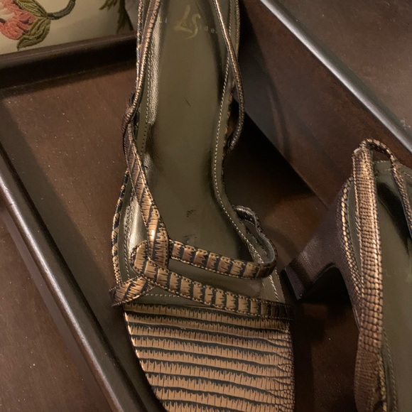 Casino Bronze Lifestride Heels, Never Worn, 8.5 - Picture 2 of 5